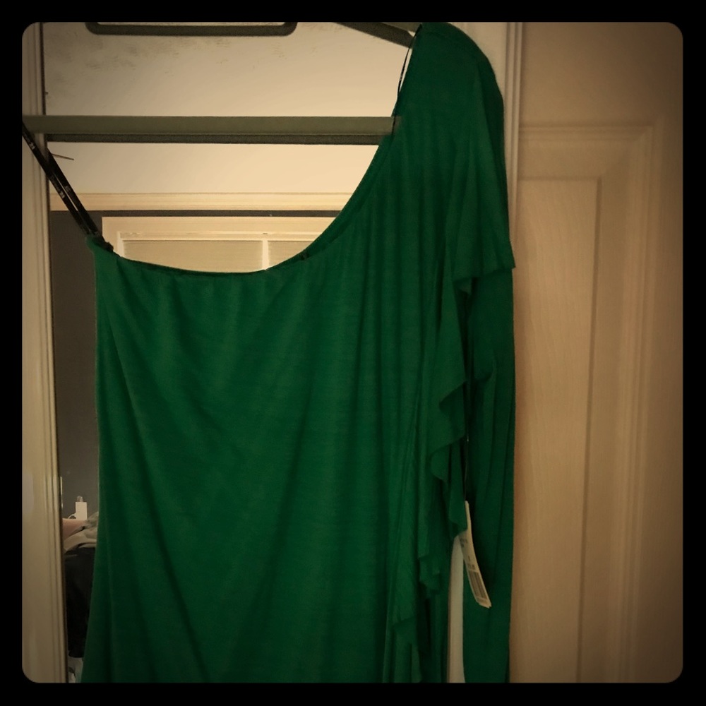 Beautiful NWT green shirt